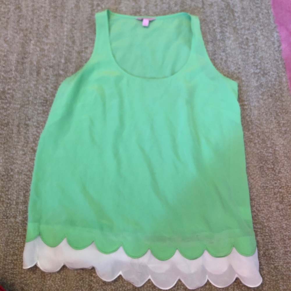 Size S green and white scalloped top lily pulitzer
